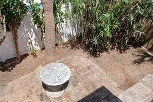 915 NE 16th Terrace, Fort Lauderdale, FL 33304 - Photo 9