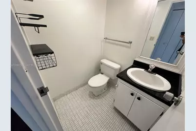 100 Bayview Dr #911, Sunny Isles Beach, FL 33160 - Photo 5
