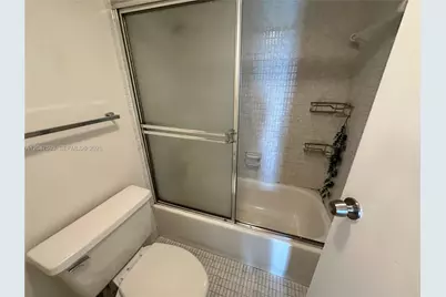 100 Bayview Dr #911, Sunny Isles Beach, FL 33160 - Photo 7