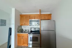 8260 SW 210th St, Cutler Bay, FL 33189 - Photo 5