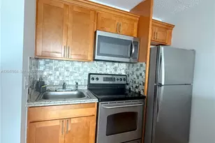 8260 SW 210th St, Cutler Bay, FL 33189 - Photo 3
