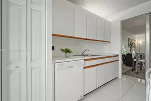 1251 SW 125th Ave, Pembroke Pines, FL 33027 - Photo 7