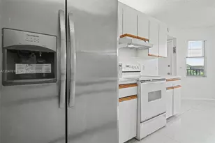 1251 SW 125th Ave, Pembroke Pines, FL 33027 - Photo 9