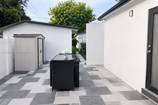 10955 SW 223rd St, Miami, FL 33170 - Photo 11