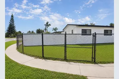 10955 SW 223rd St, Miami, FL 33170 - Photo 11