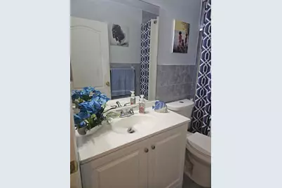 8805 NW 113th St, Hialeah Gardens, FL 33018 - Photo 9