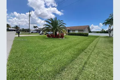3207 SE 1st Pl, Cape Coral, FL 33904 - Photo 5