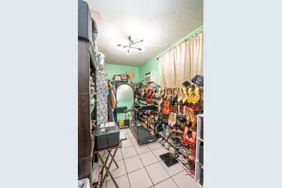 525 E 24th St, Hialeah, FL 33013 - Photo 15