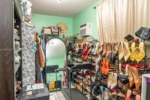 525 E 24th St, Hialeah, FL 33013 - Photo 15