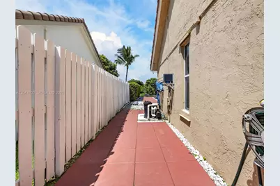 16203 NW 8th Dr, Pembroke Pines, FL 33028 - Photo 39