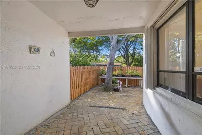 2822 N 34th Ave, Hollywood, FL 33021 - Photo 11
