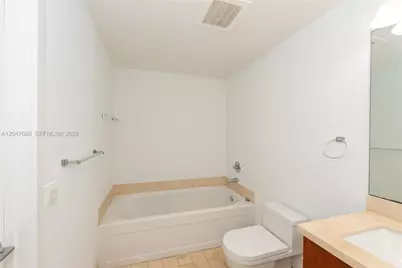 79 SW 12th St #1105-S, Miami, FL 33130 - Photo 13