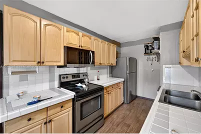 721 N 69th Ave, Hollywood, FL 33024 - Photo 21