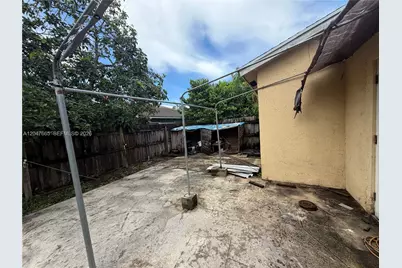 6117 Blue Grass Cir, Lake Worth, FL 33463 - Photo 5