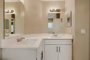 2296 NW 170th Ave, Pembroke Pines, FL 33028 - Photo 9