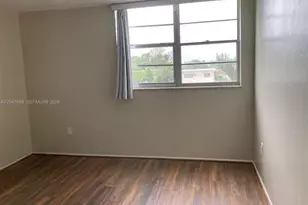 7900 Tatum Waterway Dr, Miami Beach, FL 33141 - Photo 5
