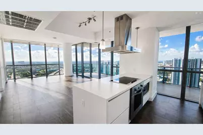 1100 Biscayne Blvd #3708, Miami, FL 33132 - Photo 5