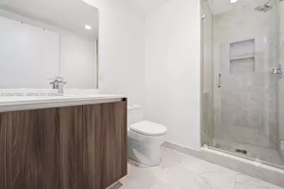 488 NE 18th St #1806, Miami, FL 33132 - Photo 17