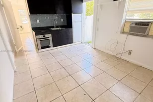 301 9th St, Hallandale Beach, FL 33009 - Photo 5