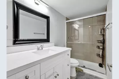 800 Parkview Dr #131, Hallandale Beach, FL 33009 - Photo 21