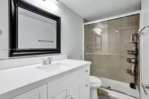 800 Parkview Dr, Hallandale Beach, FL 33009 - Photo 21