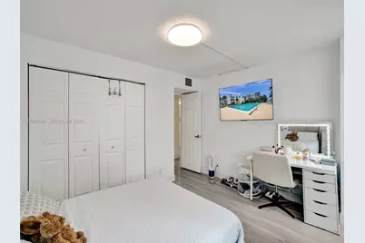 800 Parkview Dr #131, Hallandale Beach, FL 33009 - Photo 15