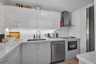 1228 West Ave #1213, Miami Beach, FL 33139 - Photo 9