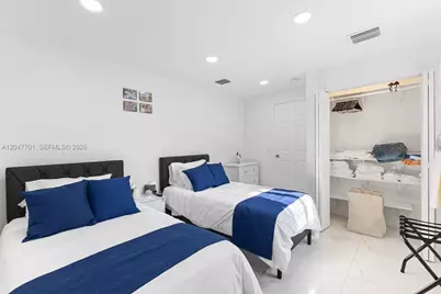 1240 NE 159th St, North Miami Beach, FL 33162 - Photo 21
