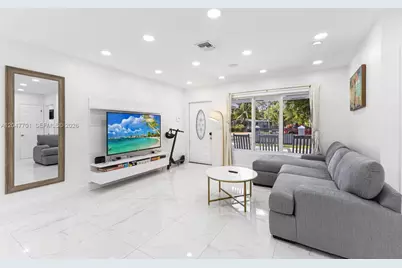 1240 NE 159th St, North Miami Beach, FL 33162 - Photo 13