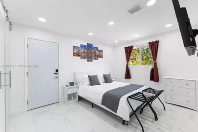 1240 NE 159th St, North Miami Beach, FL 33162 - Photo 23