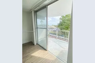 492 NW 165th St Rd #C-415, Miami, FL 33169 - Photo 5