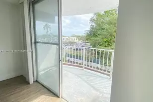492 NW 165th St Rd, Miami, FL 33169 - Photo 5