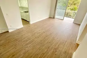 492 NW 165th St Rd, Miami, FL 33169 - Photo 3