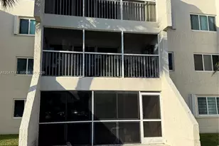 120 Lakeview Dr, Weston, FL 33326 - Photo 1