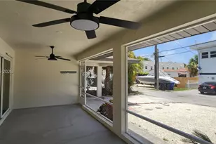 114 S Lakeside Dr, Lake Worth, FL 33460 - Photo 9