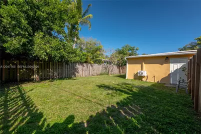 2621 SW 12th Ter #B, Fort Lauderdale, FL 33315 - Photo 11