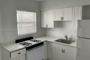 1420 NE 171 St, North Miami Beach, FL 33162 - Photo 5