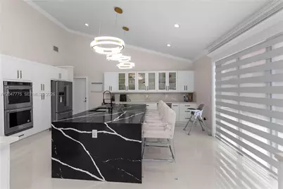 1530 W Lacosta Dr W, Pembroke Pines, FL 33027 - Photo 9
