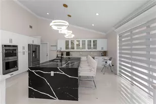 1530 W Lacosta Dr W, Pembroke Pines, FL 33027 - Photo 9
