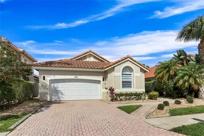 1530 W Lacosta Dr W, Pembroke Pines, FL 33027 - Photo 1