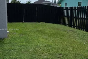 2037 SW Aquarius Ln, Port Saint Lucie, FL 34984 - Photo 13