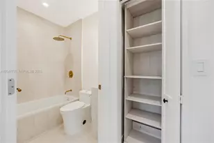 1070 NW 44th St, Miami, FL 33127 - Photo 29