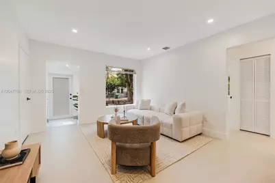 1070 NW 44th St, Miami, FL 33127 - Photo 3