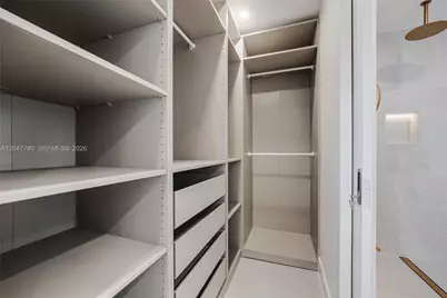 1070 NW 44th St, Miami, FL 33127 - Photo 27