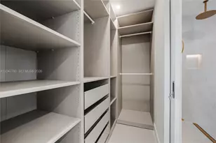 1070 NW 44th St, Miami, FL 33127 - Photo 27