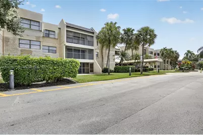 220 Lakeview Dr #210, Weston, FL 33326 - Photo 1