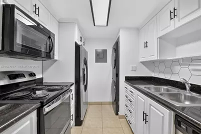 220 Lakeview Dr #210, Weston, FL 33326 - Photo 9