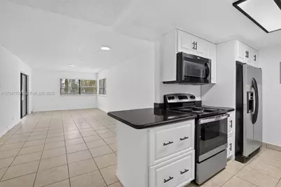 220 Lakeview Dr #210, Weston, FL 33326 - Photo 5