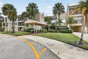 220 Lakeview Dr, Weston, FL 33326 - Photo 3