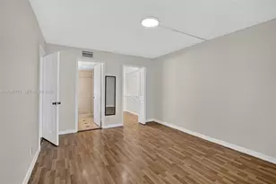 220 Lakeview Dr, Weston, FL 33326 - Photo 23